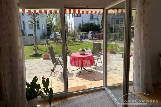 Geschmackvoll möblierte 2-Zimmer-Terrassenwohnung mit Gartenanteil