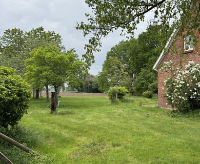 Ferienhaus mit Dauerwohnsitz – solides Landhaus im Grünen