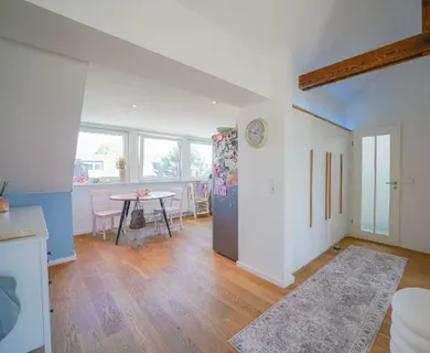 Moderne, individuell gestaltete 3,5-Zimmer-Wohnung mit 2 Balkonen - Foto 1