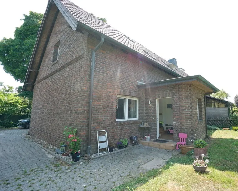 Alpen-Menzelen: Zweifamilienhaus mit Geschichte