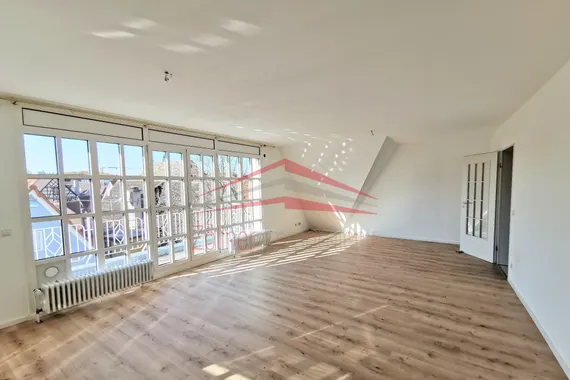 Außergewöhnliche Maisonettewohnung mit Dachterrasse im Herzen von Aalen