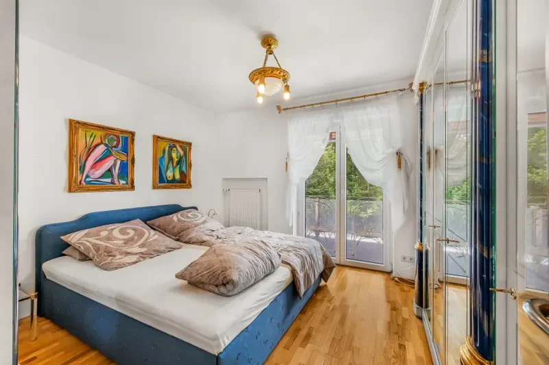 Schlafzimmer im OG