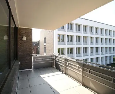 MODERNE 3-ZIMMERWOHNUNG MIT BALKON IN DER KREFELDER INNENSTADT ZU MIETEN - Photo 3