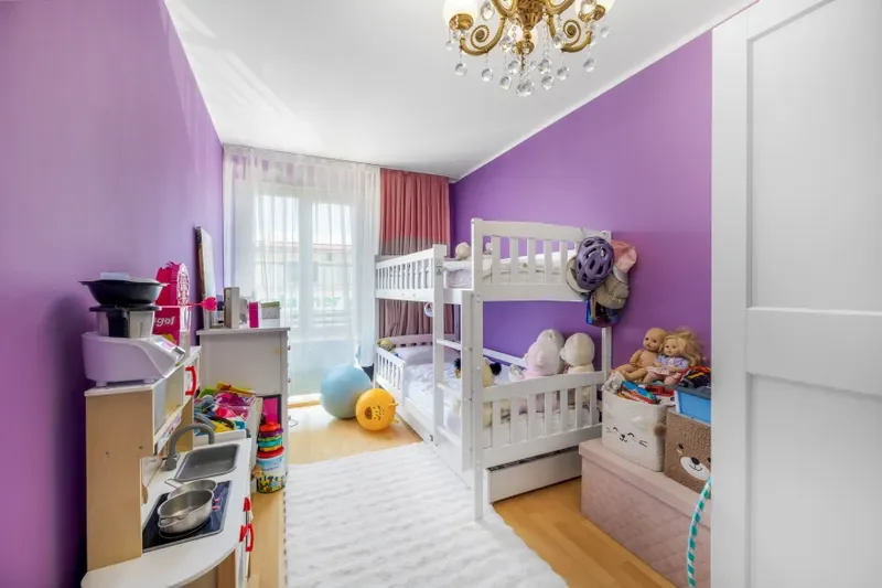 Erstes Schlafzimmer