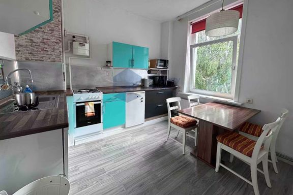 Zentrale 2 Zimmer Altbauwohnung in Linden S&uuml;d &ndash; (teil-)m&ouml;bliert  f&uuml;r 6-36 Monate