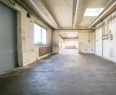 Düsseldorf-Bilk: Vielseitig nutzbare Lager- / Produktionsfläche mit Büro im Hinterhof