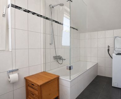 Schöne ca. 62 m² große 2-Zimmer-Wohnung mit Loggia, modernem Tageslichtbad und Einbauküche in Hagen - Foto 5