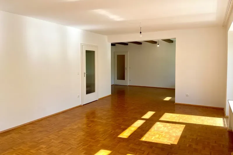 Wohnzimmer u. Essdiele