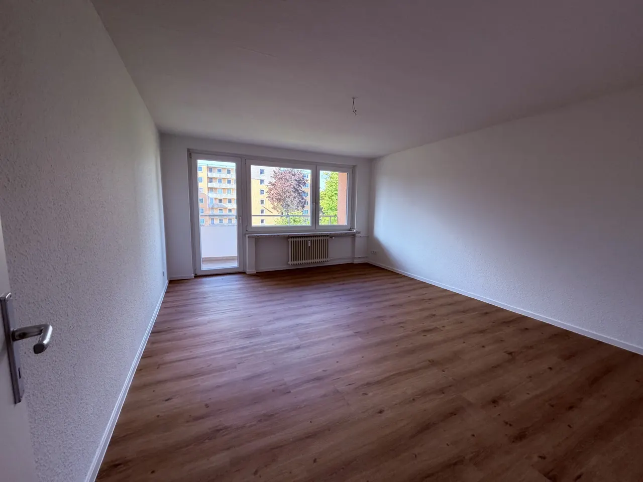 Frisch saniert & bezugsfertig: 2-Zimmer-Wohnung mit Balkon - Foto 1