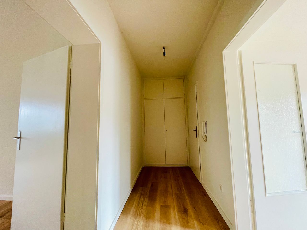 Schwetzingerstadt – Erstbezug nach Sanierung! 1 ZKD/Balkon-Wohnung mit Einbauküche - Photo 4