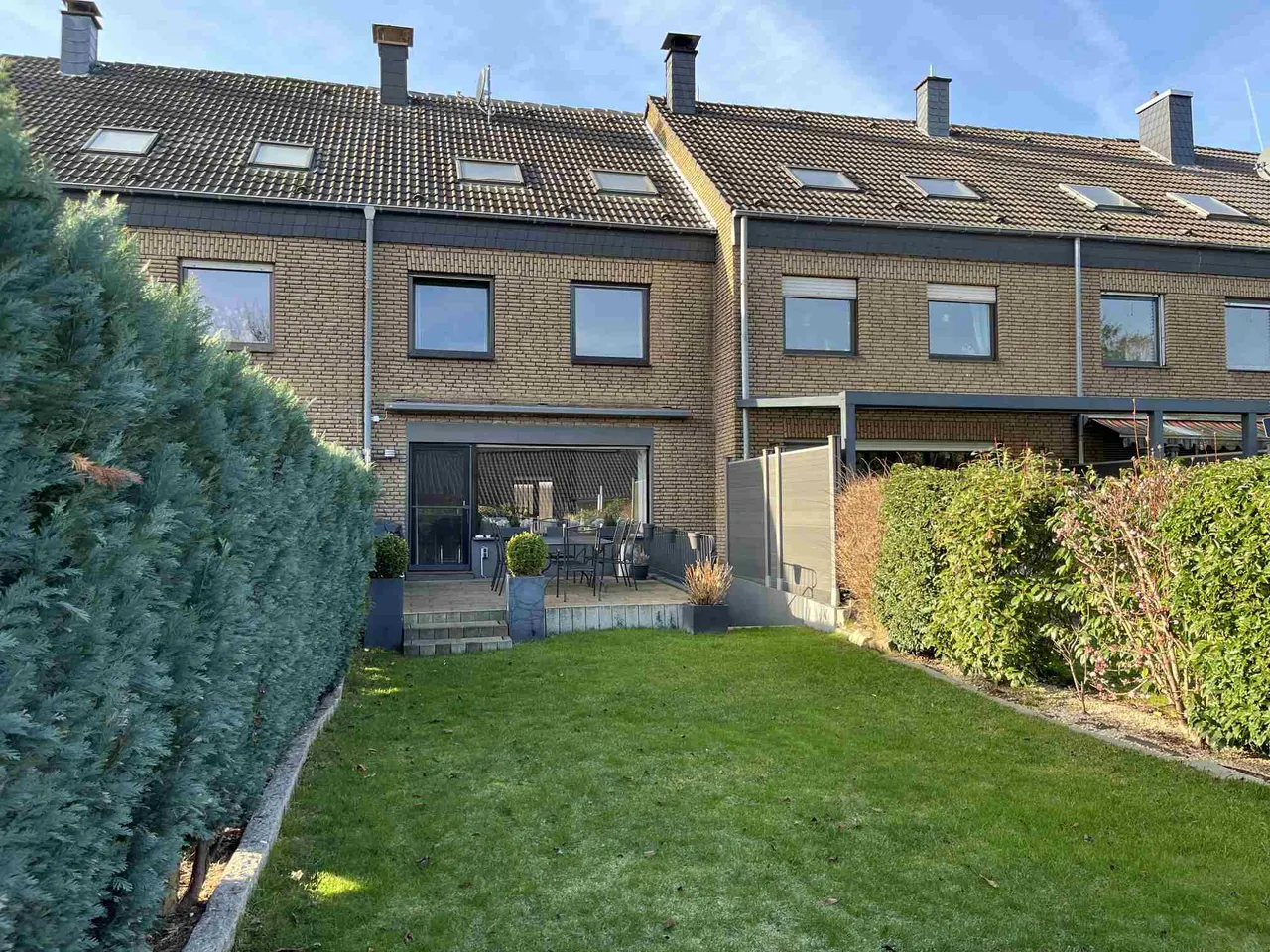 Modernes Reihenmittelhaus in Asberg