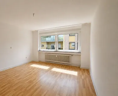 HELLE 2-ZIMMER-WOHNUNG MIT BALKON IN ZENTRALER KREFELDER LAGE ZU MIETEN!!