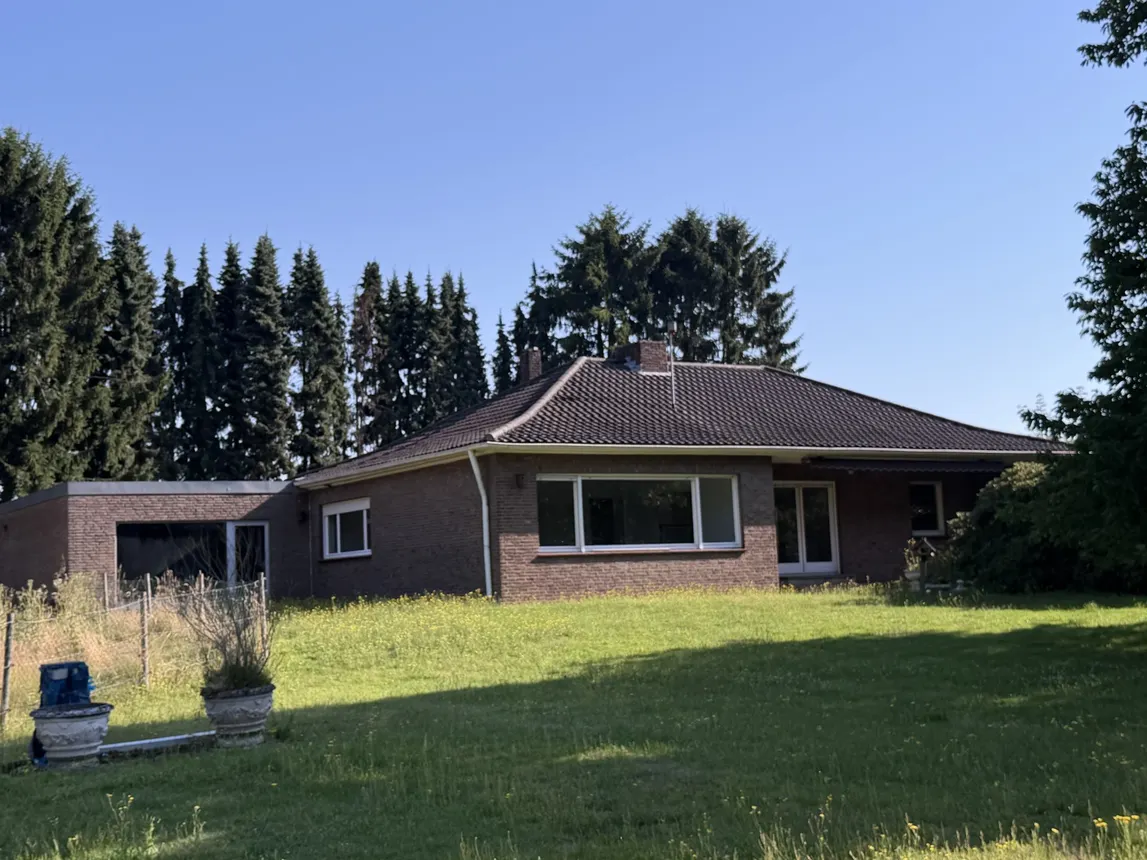 RESERVIERT! Freistehender Bungalow mit viel Platz in Wesel- Obrighoven