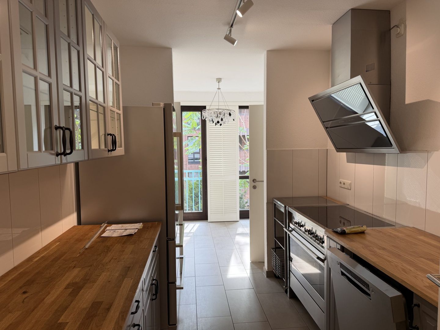Wohnen in Düsseldorf-Carlstadt! Großzügige 2-Zimmer-Wohnung im Kunst- und Antiquitätenviertel! - Foto 2