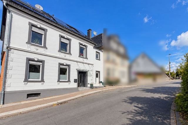 Strassenansicht Haus - Eingang