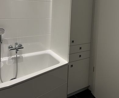 Moderne Neubauwohnung mit Loggia, Terrasse und Garten – inkl. TG-Stellplatz - Foto 4