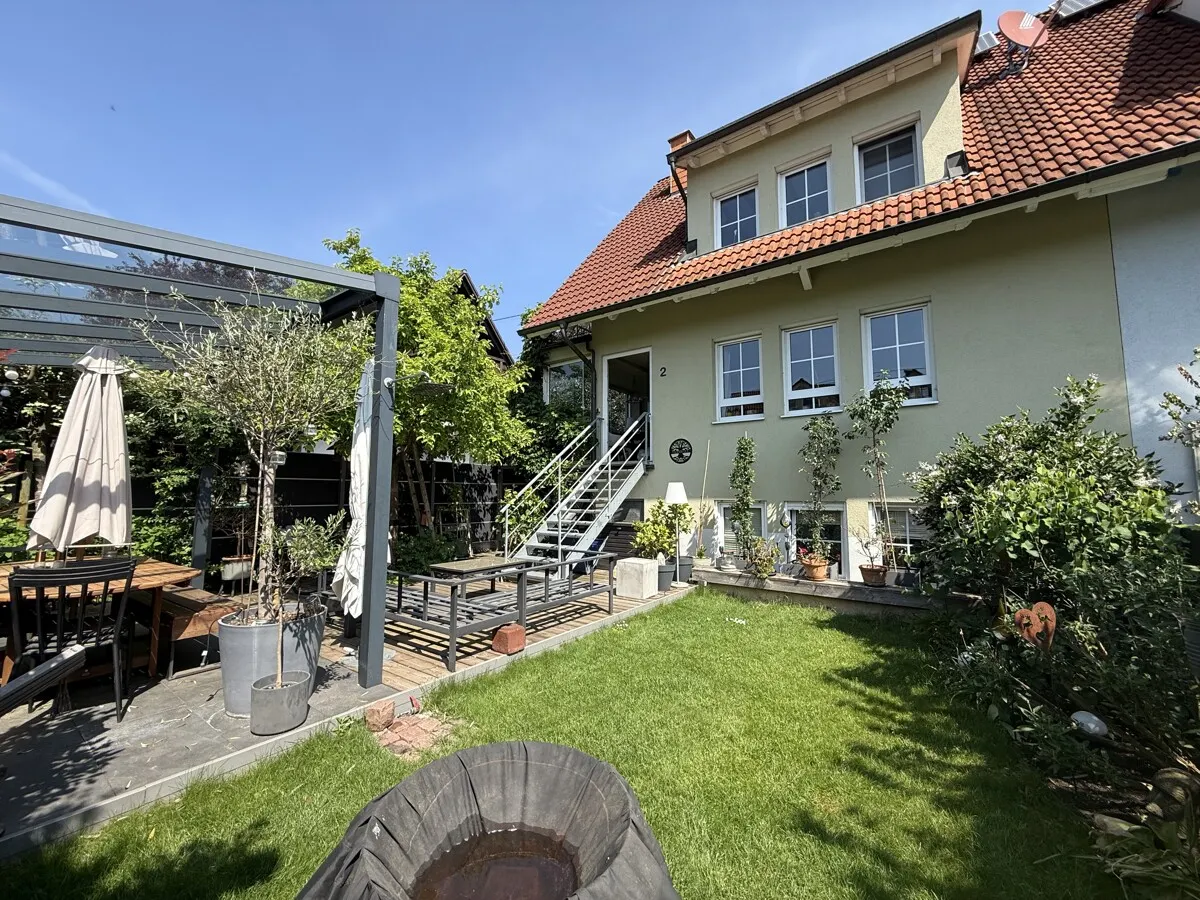 Schön angelegter Garten