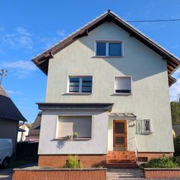 Gepflegtes, teilvermietetes Zweifamilienhaus mit Doppelcarport und Garten in Alfter-Witterschlick