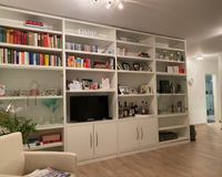 Praktische Stollenwand / Bücherregal