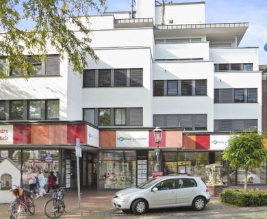 Moderne Praxisfläche in einem florierenden Ärztehaus in der Duisdorfer Fußgängerzone – 167 m²