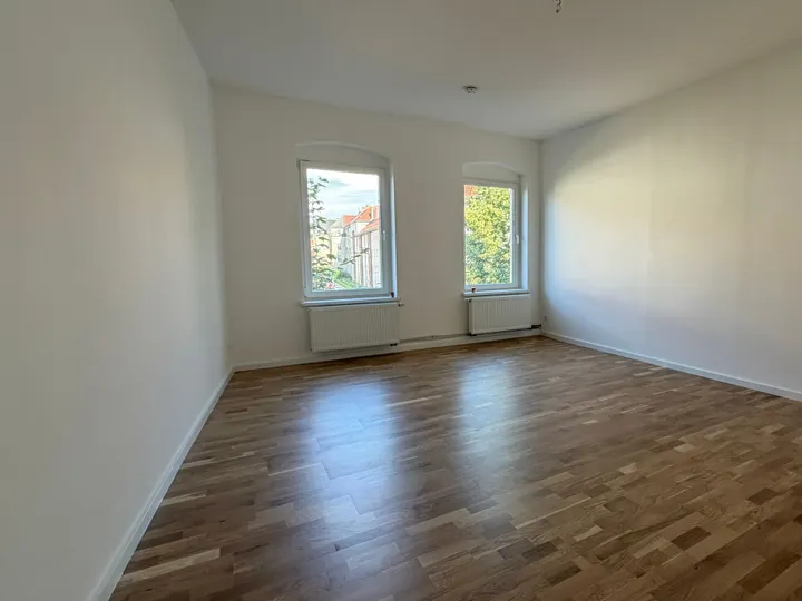 Frisch sanierte 2-Raumwohnung mit Einbauküche ! +Befristete Vermietung bis zum 30.09.2030+