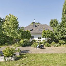 Bezugsfreies 2-Familienhaus und Bungalow auf 2.412m² Traumgrundstück in Ratingen