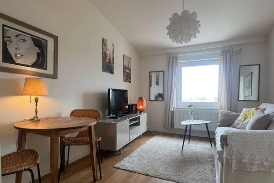 Moderne Wohnung im DG mit Waschmaschine