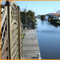 ***Prima Ferienchalét mit 12 m Bootsliegeplatz in Lemmer!***