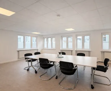 MODERNE BÜRO- / PRAXISFLÄCHEN IN ZENTRALER LAGE VON KREFELD ZU MIETEN!