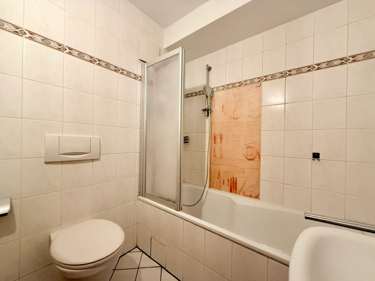 Moderne 1 ZKB/Terrassen Wohnung mit Einbauküche im Souterrain - Foto 3