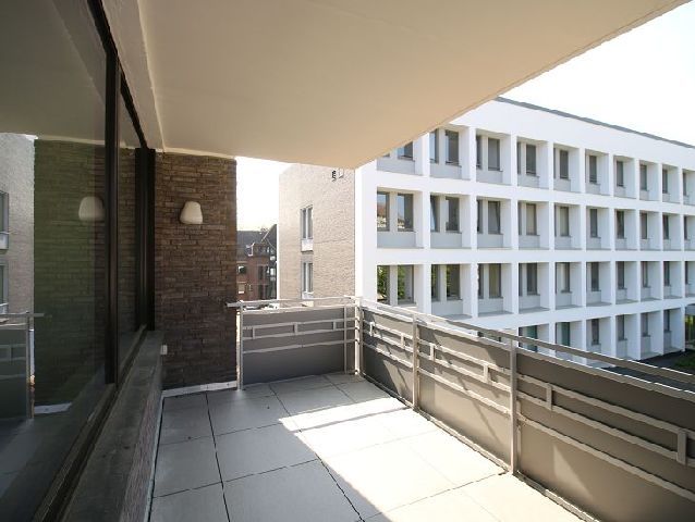 MODERNE 3-ZIMMERWOHNUNG MIT BALKON IN DER KREFELDER INNENSTADT ZU MIETEN - Photo 5