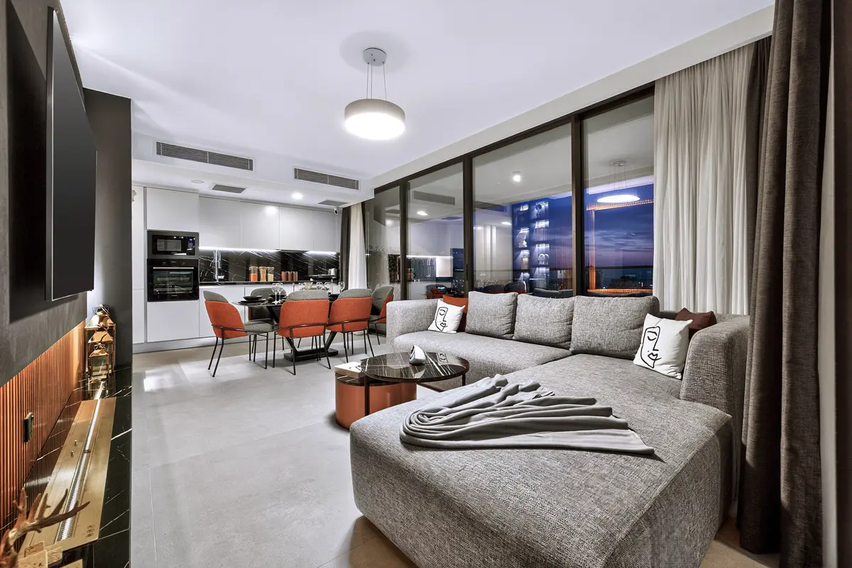 Wohnzimmer mit offener Küche · İskele · Long Beach