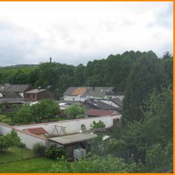 „Dachgeschoßwohnung im Grünen“