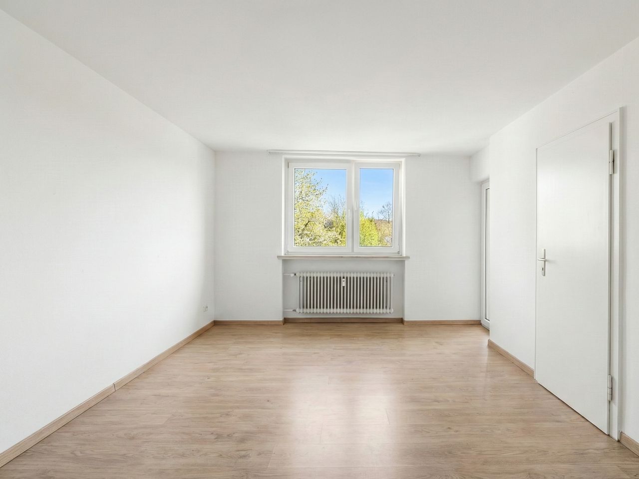 Wohn- und Schlafzimmer