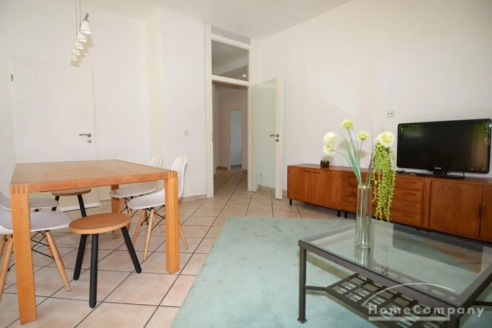 Vollständig möblierte 3,5-Zimmer-Wohnung mit 2 Balkonen und Stellplatz in Berlin-Zehlendorf - Photo 4