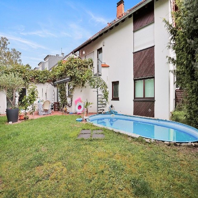 Große Wohnung mit Garten und Praxis im unteren Bonn-Holzlar