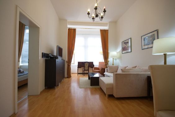 Schöne Hotelalternative mit Internet/W-LAN, zwei Schlafzimmer, S-Bahn/sehr gute Infrastruktur