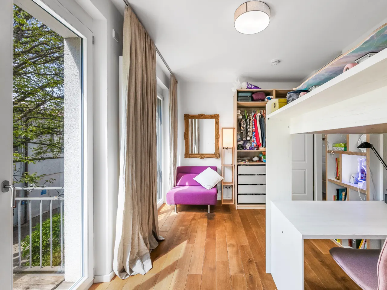 Kinderzimmer OG mit Balkon