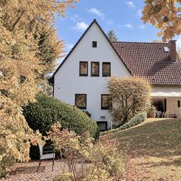 Freistehendes Einfamilienhaus auf herrlichem Grundstück