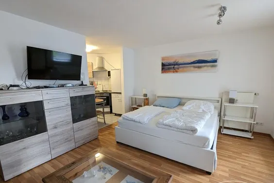 27793 HomeCompany Möbliert/Furnished 1-Zimmer Apartment mit Balkon in Leipzig-Böhlen max. 2 Personen