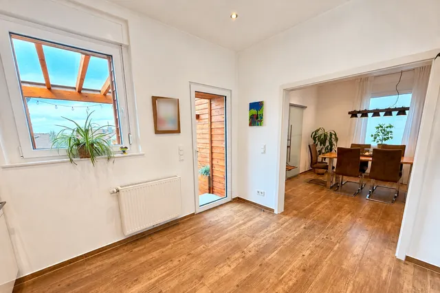 1. Terrasse direkt von der Küche begehbar