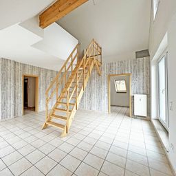Helle Wohnung mit riesiger Dachterrasse!