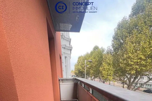 Balkon Strassenseite
