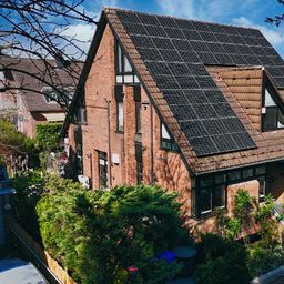 Wohnen 2.0 – So wohnt man heute! Freistehendes luxuriöses EFH in bester Lage von Neuss – Furth