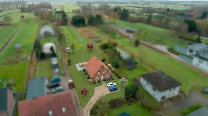 Baugrundstück mit Hausvisualisierung