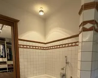 ...  Badewanne und WC