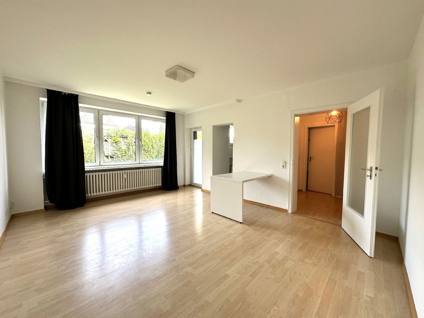 Düsseldorf-Heerdt! 1-Zimmer-Apartment mit großem Balkon in ruhiger Lage! - Photo 1