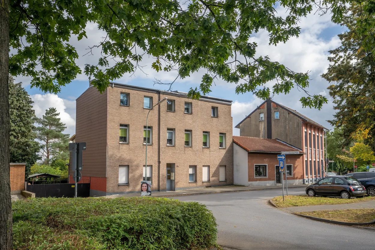 Bestand kaufen, Neubau planen! 4 Einheiten + Neubau-Option auf 902 m² Grundstück