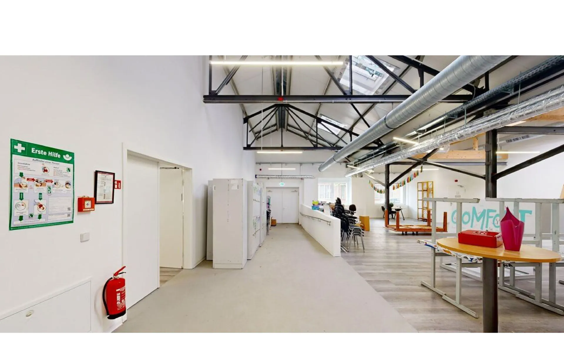 Renovierte Büroetage zur sehr vielseitigen Nutzung !