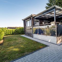 Kleines, gemütliches Ferienhaus mit Terrasse und 2 Stellplätzen – Erstwohnsitz möglich!